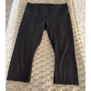 The North Face Gray Women’s Elevation Crop Leggings Size L